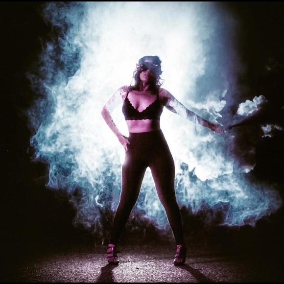 Meet your Posher, Feroxx - Picture 5 of 9